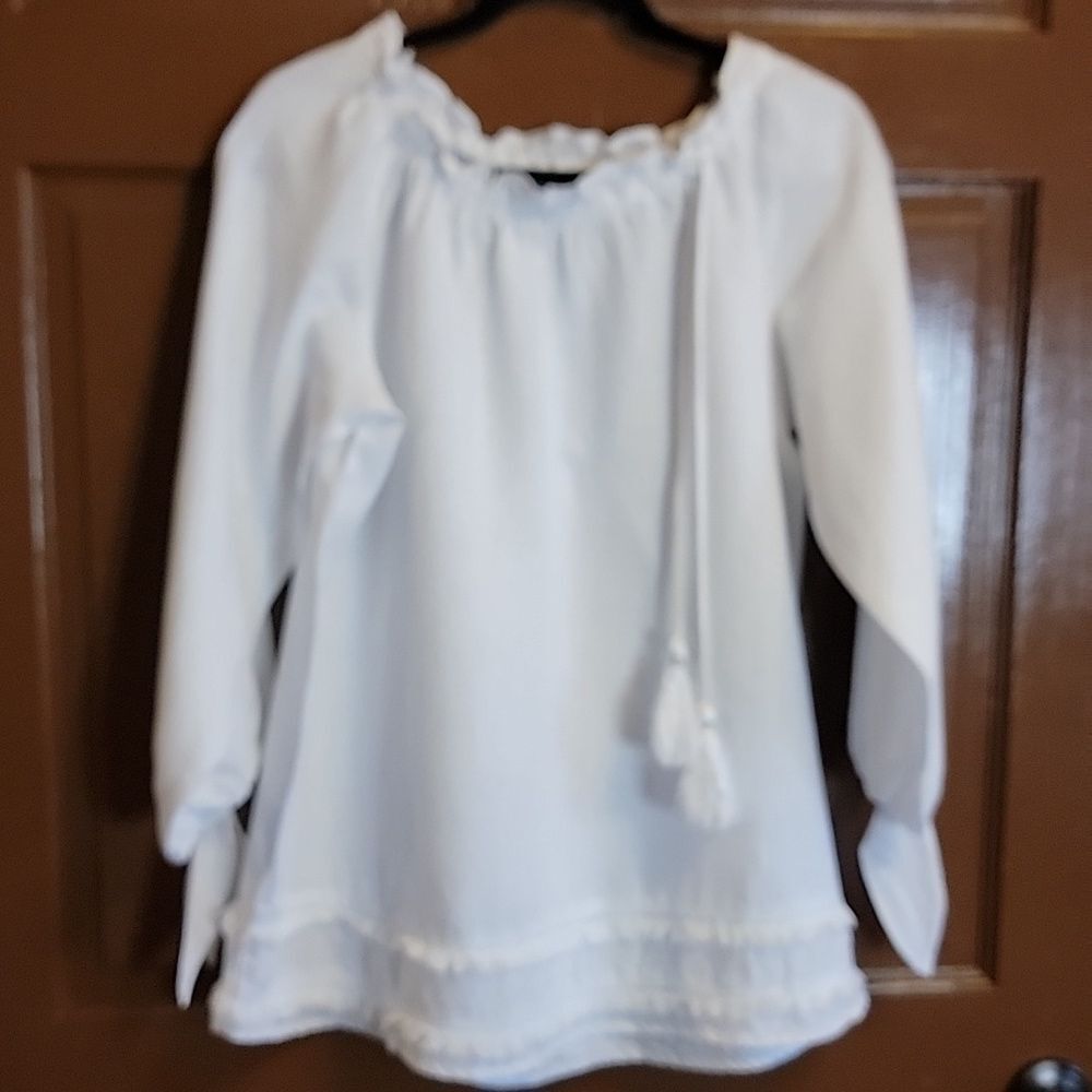 Symple-Linen white top with ruffled neckline, long sleeved with ties M/L.